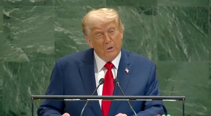 بالفيديو: ترامب ينتقد الأمم المتحدة لعجزها عن حل النزاعات الدولية.. ويسخر من مقرها: حتى السلم الكهربائي تعطل بي قبل أن أصل إليكم