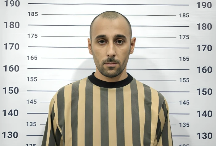 «عذّب المعتقلين ونفّذ إعدامات ميدانية».. القبض على أحد عناصر نظام الأسد البائد