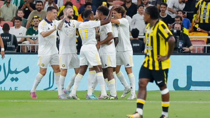 بالفيديو: النصر يفوز على الاتحاد بهدفين ويتصدر جدول الدوري