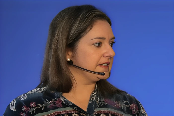 بالفيديو: طبيبة متخصصة في جراحة الدماغ  تكشف عن علامات تظهر على الجسم قبل شهر من حدوث السكتة الدماغية