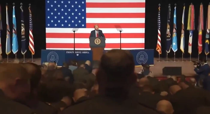 بسبب صمتهم .. بالفيديو : ترامب ينفعل على القادة العسكريين خلال الاجتماع في كوانتيكو :"إن لم يعجبكم كلامي فغادروا القاعة"