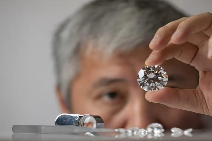 الصين تضرب سوق الألماس العالمي بـ 20 مليون ألماسة صناعية خلال أسبوع واحد