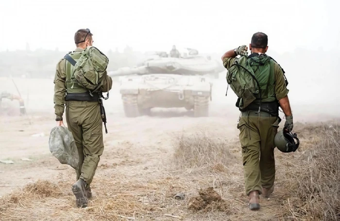 الجيش الإسرائيلي يتلقى الآن أوامر بوقف العمليات بغزة بعد إعلان ترامب