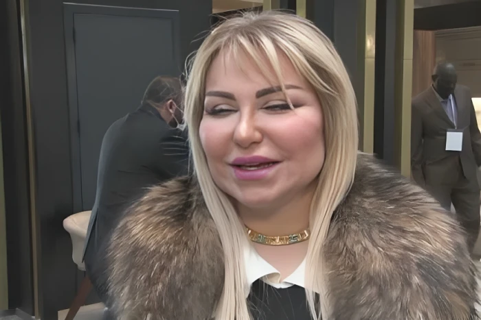 دبلوماسية عراقية تثير الجدل بعد اتهامها بسرقة مقتنيات من فندق عربي