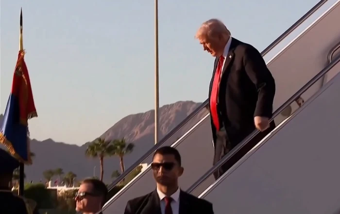 بالفيديو.. ترامب يصل إلى شرم الشيخ والسيسي في مقدمة مستقبليه