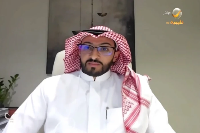 هل يُعد تصوير العاملة المنزلية للأطفال جريمة؟.. بالفيديو: محامٍ يجيب