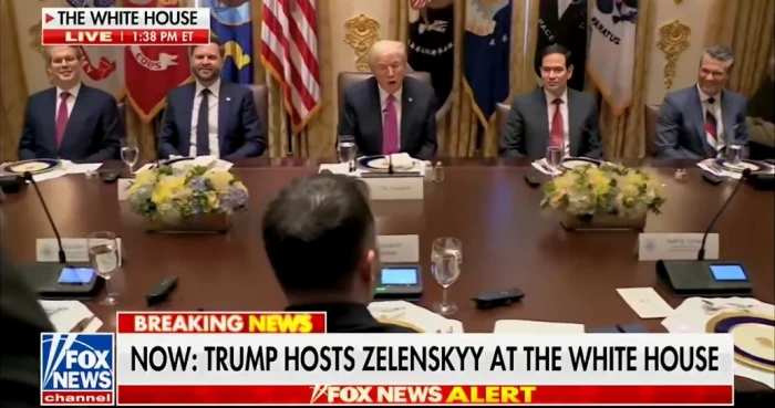 بالفيديو .. ترامب لزيلينسكي:‏ أنا حقا أحب سترتك، أعتقد أنك تبدو أنيقًا جدًا فيها