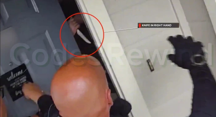 بالفيديو: الشرطة الأمريكية تقتل رجلًا يحمل سكينا خلال اقتحام منزله في كاليفورنيا