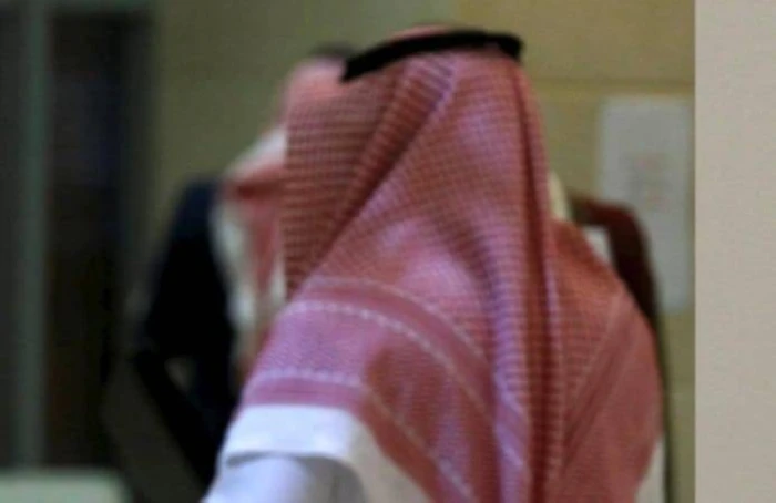 إيقاف موظف بإمارة إحدى المناطق لحصوله على مبلغ مالي لتسهيل إجراءات معاملة زواج لأحد المقيمين