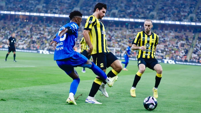 بالفيديو: الهلال يفوز على الاتحاد بهدفين.. ويصعد للمركز الثالث