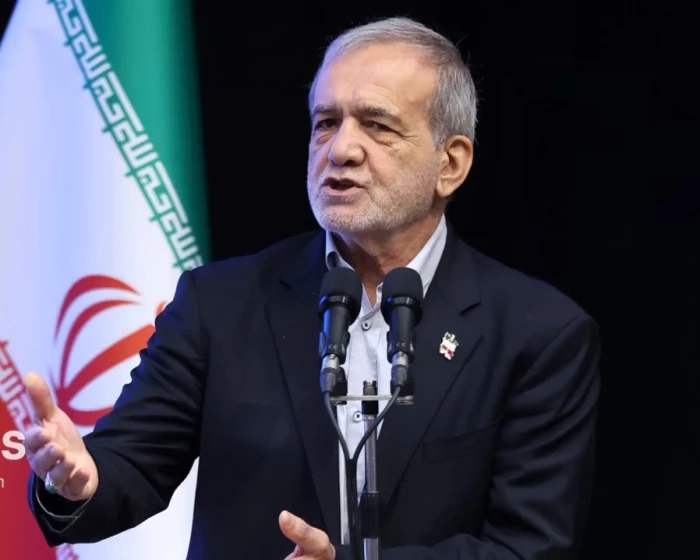 الرئيس الإيراني ينتقد الأوضاع الاقتصادية في بلاده : لدينا ثالث أكبر احتياطي نفط في العالم لكننا جياع