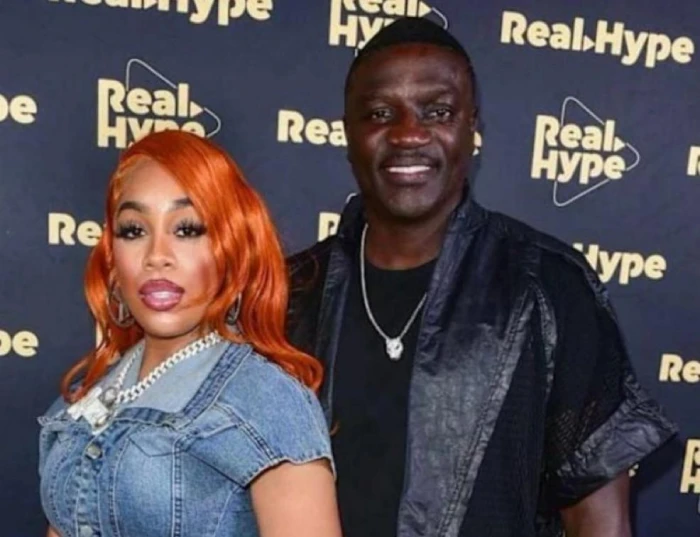 زوجة المغني العالمي "Akon" ترفع دعوى طلاق وتطالبه بـ 100 مليون يورو.. وعند الكشف عن ثروته كانت المفاجأة !