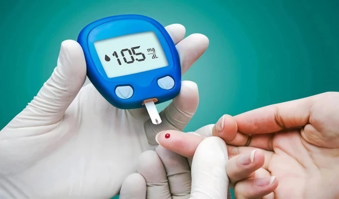 "دون حرمان من تناول الحلويات".. خبراء يكشفون عن "خطة" للتحكم في سكر الدم!