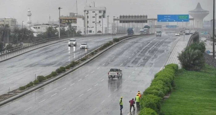 الأرصاد تكشف حالة الطقس المتوقعة اليوم: أمطار رعدية غزيرة تؤدي إلى جريان السيول على هذه المناطق!