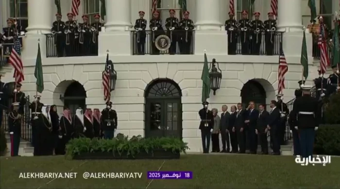 بالفيديو: اصطفاف المسؤولين قبيل لحظات من وصول ‎ولي العهد الأمير محمد بن سلمان للبيت الأبيض