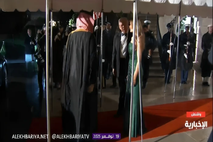 بالفيديو: لحظة وصول ولي العهد‬⁩ إلى البيت الأبيض لحضور مأدبة العشاءالرسمية ..والرئيس ترامب في مقدمة مستقبليه