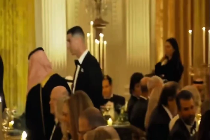 بالفيديو.. لاعب النصر كريستيانو رونالدو  يحضر مأدبة العشاء التي أقامها ترامب لولي العهد في البيت الأبيض