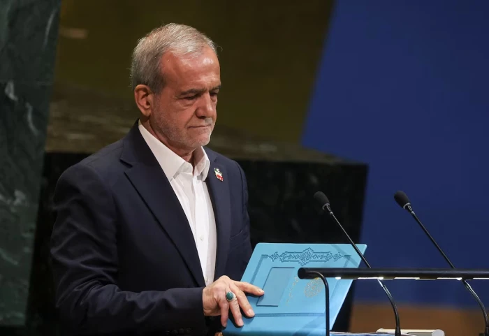 رويترز: الرئيس الإيراني طلب من ولي العهد التوسط وإقناع واشنطن بإحياء المحادثات النووية المتعثرة