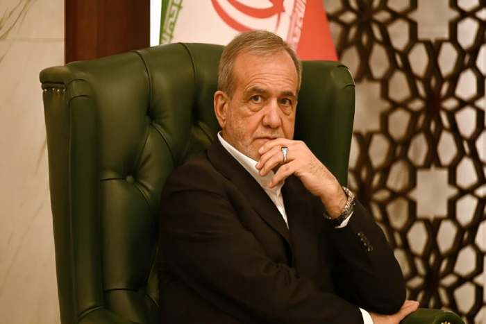 الرئيس الایراني : هناك دول تعرف على أنها صديقة لإيران لكنها لم تساعدنا خلال العدوان