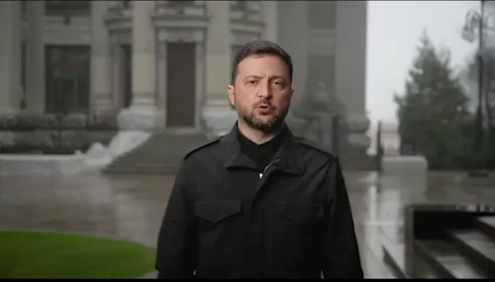 أول تعليق للرئيس الأوكراني على خطة ترامب للسلام :  نواجه إحدى أصعب اللحظات في تاريخنا..إما فقدان الكرامة أو خطر فقدان شريك أساسي