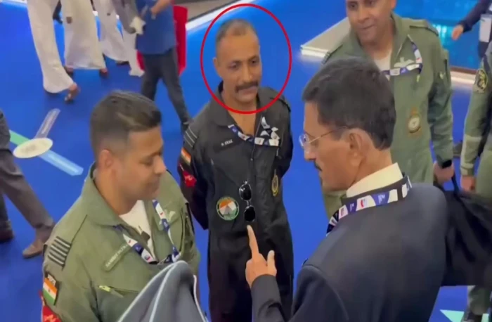 بالفيديو: آخر ظهور للطيار الهندي قبل مقتله في حادث تحطم طائرته بمعرض دبي للطيران!