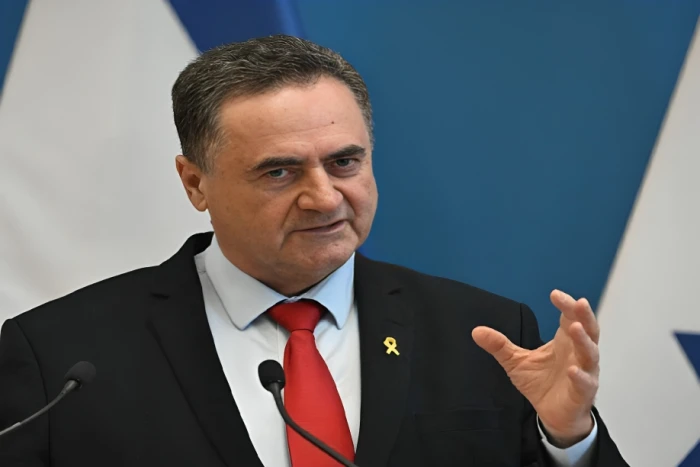 "سنقطع يد كل من يرفعها ضد إسرائيل"…أول تعليق من وزير الدفاع الإسرائيلي على استهداف الرجل الثاني في حزب الله "هيثم طبطبائي" في غارة على بيروت