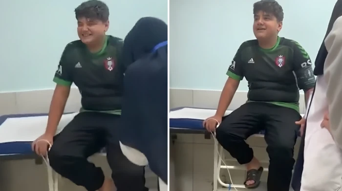 أصدر أصواتاً غريبة.. بالفيديو: شاب لبناني يثير ضحك الطاقم الطبي بعد ابتلاع صافرة بالخطأ