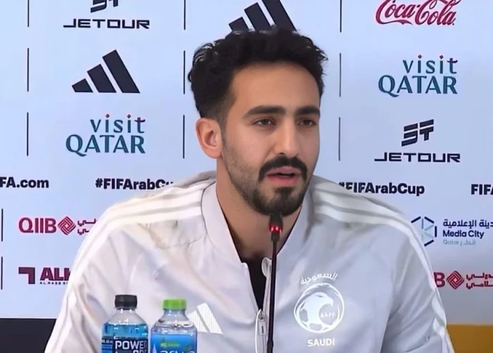 «ملياراتنا ونضخها وين ما نبي وكعبنا عالي دائمًا على عمان».. بالفيديو.. نواف العقيدي يرد على سؤال صحفي عماني