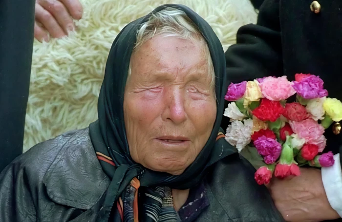 مع اقتراب قرعة كأس العالم.. نبوءة بابا فانغا لعام 2025 تثير الجدل رغم رحيلها قبل 29 عاما!