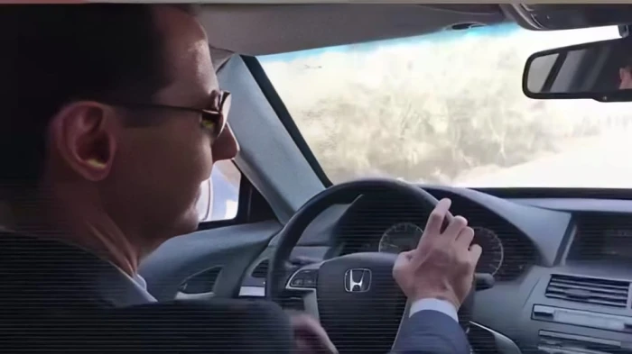 "ما بيقدر إذا ما قاقا".. بالفيديو .. تعليق " لونا الشبل "  بسخرية على نداء عسكري لبشار الأسد عبر اللاسلكي