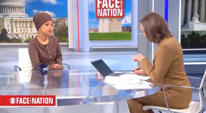 بالفيديو: مذيعة CBS تواجه إلهان عمر بسؤال عن سبب  تورط  79 صوماليا أمريكيا من بين 87 شخصا في احتيالات مالية تصل إلى مليار دولار