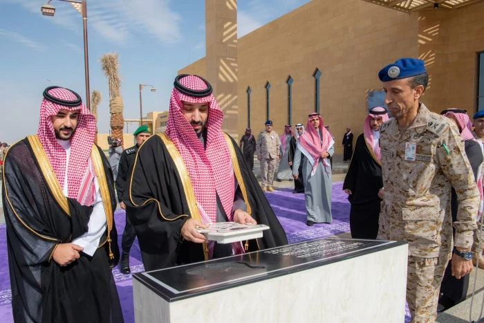 بالفيديو والصور : ولي العهد يرعى حفل افتتاح مرافق قاعدة الملك سلمان الجوية بالقطاع الأوسط