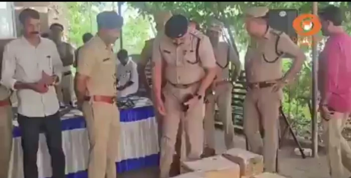 الهند تكشف واحدة من أكبر شبكات تزوير الشهادات في العالم: أكثر من مليون شهادة مزيفة في مجالات طبية وهندسية - فيديو