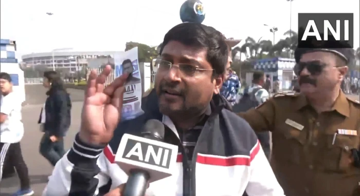 بالفيديو..مشجع هندي يعبر عن غضبه من سوء التنظيم: اشترينا التذكرة بـ12 ألفًا و لم نتمكن حتى من رؤية وجه ميسي