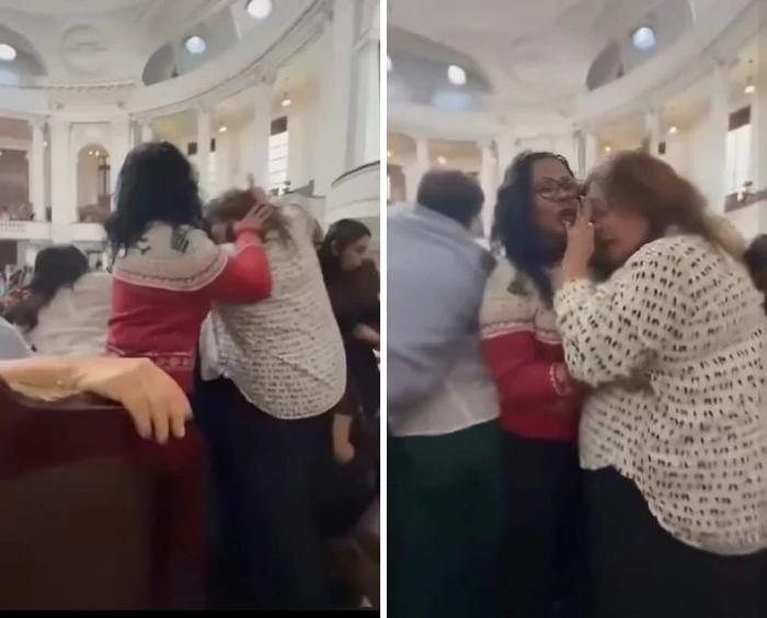 «اعتداء بالأيدي وشدّ الشعر».. بالفيديو.. اشتباك عنيف بين نائبات داخل البرلمان المكسيكي