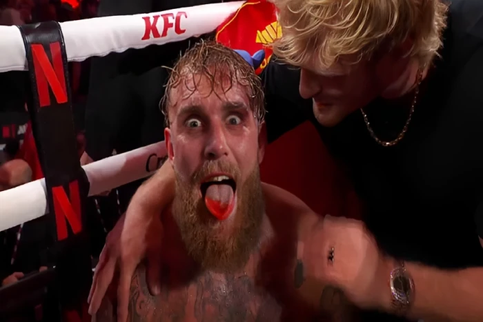 بالفيديو.. الملاكم الأمريكي جيك بول يقوم بحركات غريبة بعد خسارته بالضربة القاضية أمام "جوشوا"