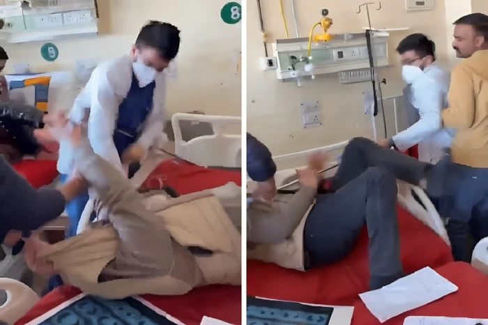 بالفيديو.. طبيب هندي يفاجئ مريض بالضرب العنيف بعدما رفض مغادرة السرير