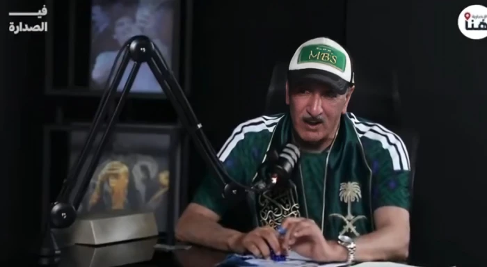 بالفيديو..  الفريان:  كريستيانو إذا شافني يقف يصور معي .. وطقيت له بشت بـ10 آلاف ريال  وكتبت عليه اسمه بالذهب