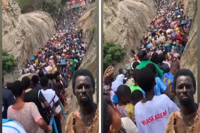 بعدما زعم حدوث طوفان غداً الخميس.. فيديو لآلاف السكان في غانا يتوجهون لسفينة بناها مدعي النبوة "إيبوه نوح"