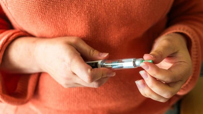 بعد استخدام "حقن التخسيس".. شابة عشرينية تُصدم بالنتيجة في رحلتها للبحث عن "القوام المثالي"