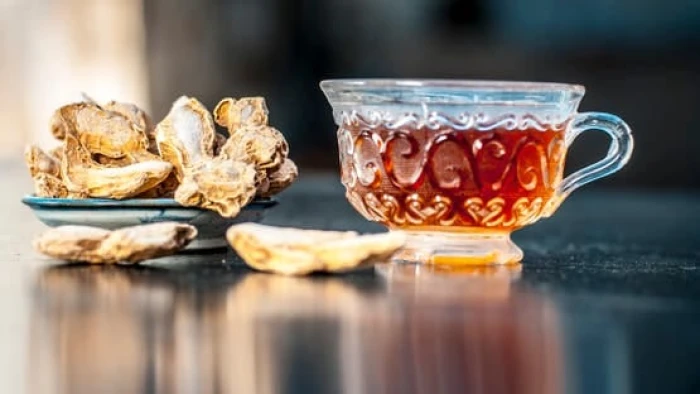 تعزيز المناعة ومقاومة "البرد".. فوائد لا غنى عنها لتناول شاي القرنفل والزنجبيل في الشتاء!