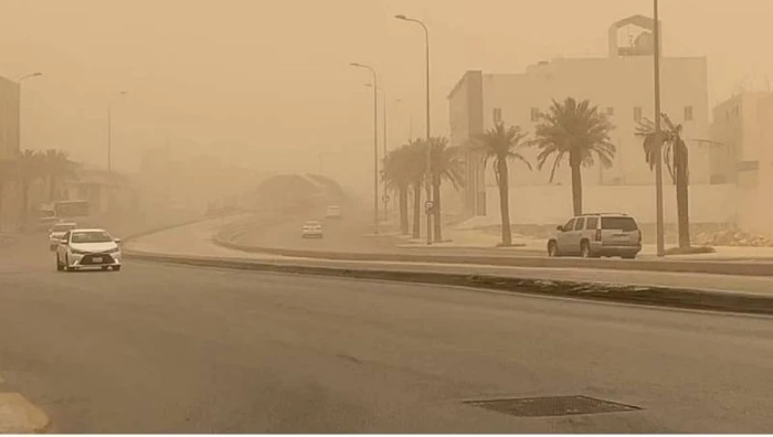 الأرصاد تكشف حالة الطقس المتوقعة اليوم: رياح نشطة تحد من الرؤية الأفقية على هذه المناطق!
