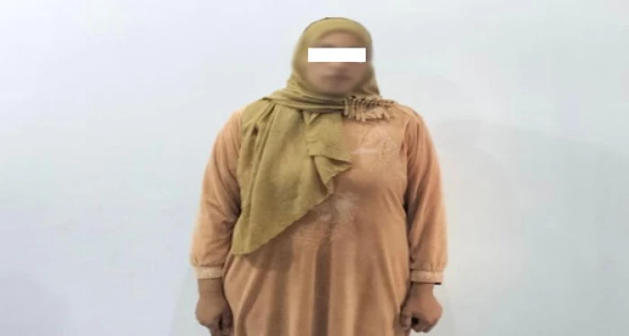 مصرية تنهي حياة طفلة وتلقي جثتها في أرض زراعية بالغربية.. لسبب غريب!