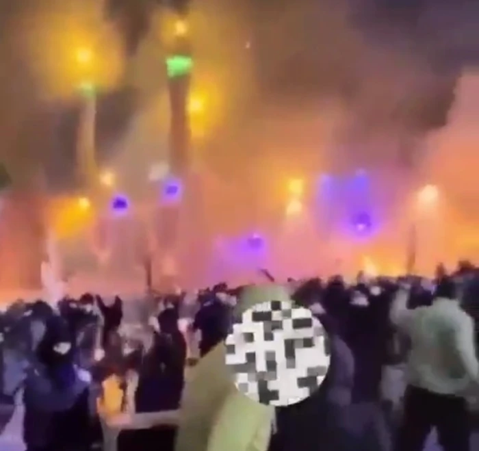 بالفيديو: احتراق مسجد في طهران يستخدمه الحرس الثوري الإيراني كمركز لقمع المعارضة