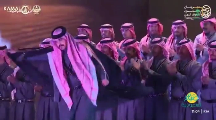 بالفيديو: أداء "الدحة" لأول مرة باللغة الإنجليزية في مهرجان زيتون الجوف