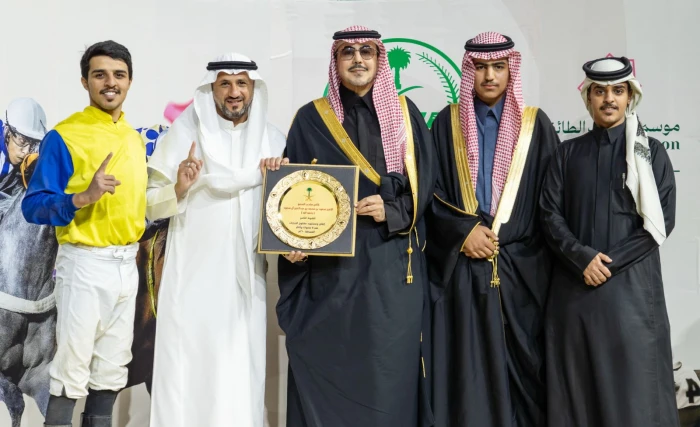 بالصور.. الأمير عبدالله بن سعود يتوّج السهلي بكأس الأمير «سعود بن محمد» للفروسية بالطائف