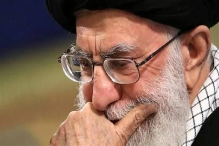 تشبه سيناريو فنزويلا .. ممثل خامنئي يكشف عن خطة أمريكية للإطاحة بالمرشد الإيراني