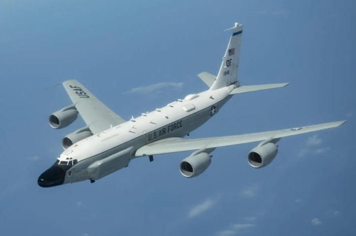 "تتنصت على الاتصالات العسكرية"… سلاح الجو الأمريكي يعيد نشر طائرة التجسس «ريفت جوينت» في الشرق الأوسط