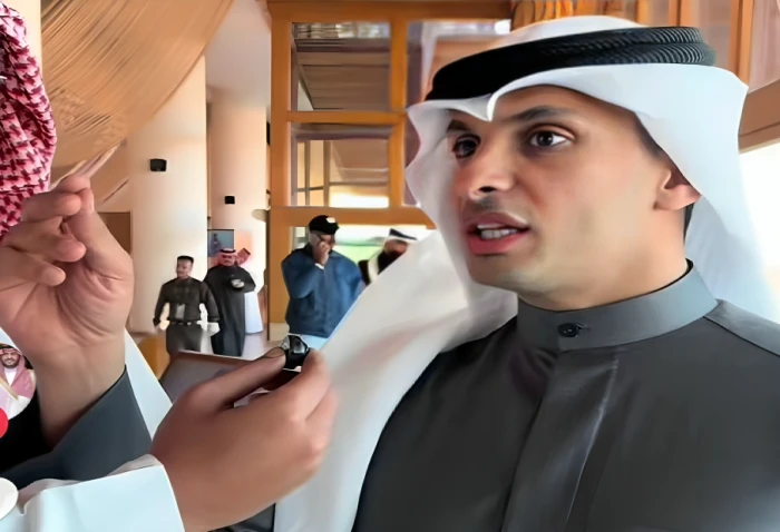 بالفيديو.. مالك الإبل عبدالله الدبوس : قعيد ماهو منافس لي .. يدور له أحد من التيك توك ينافسه