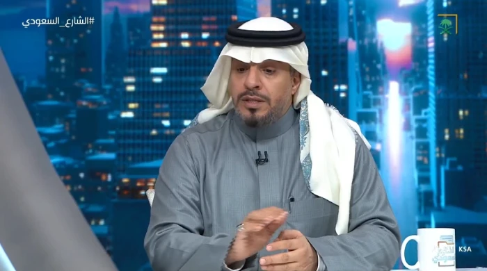 بالفيديو: قصة مسافر دفع 230 ألف ريال تعويضاً لشركة طيران بعد رفضه النزول من الطائرة وتأخير الرحلة لمدة ساعة